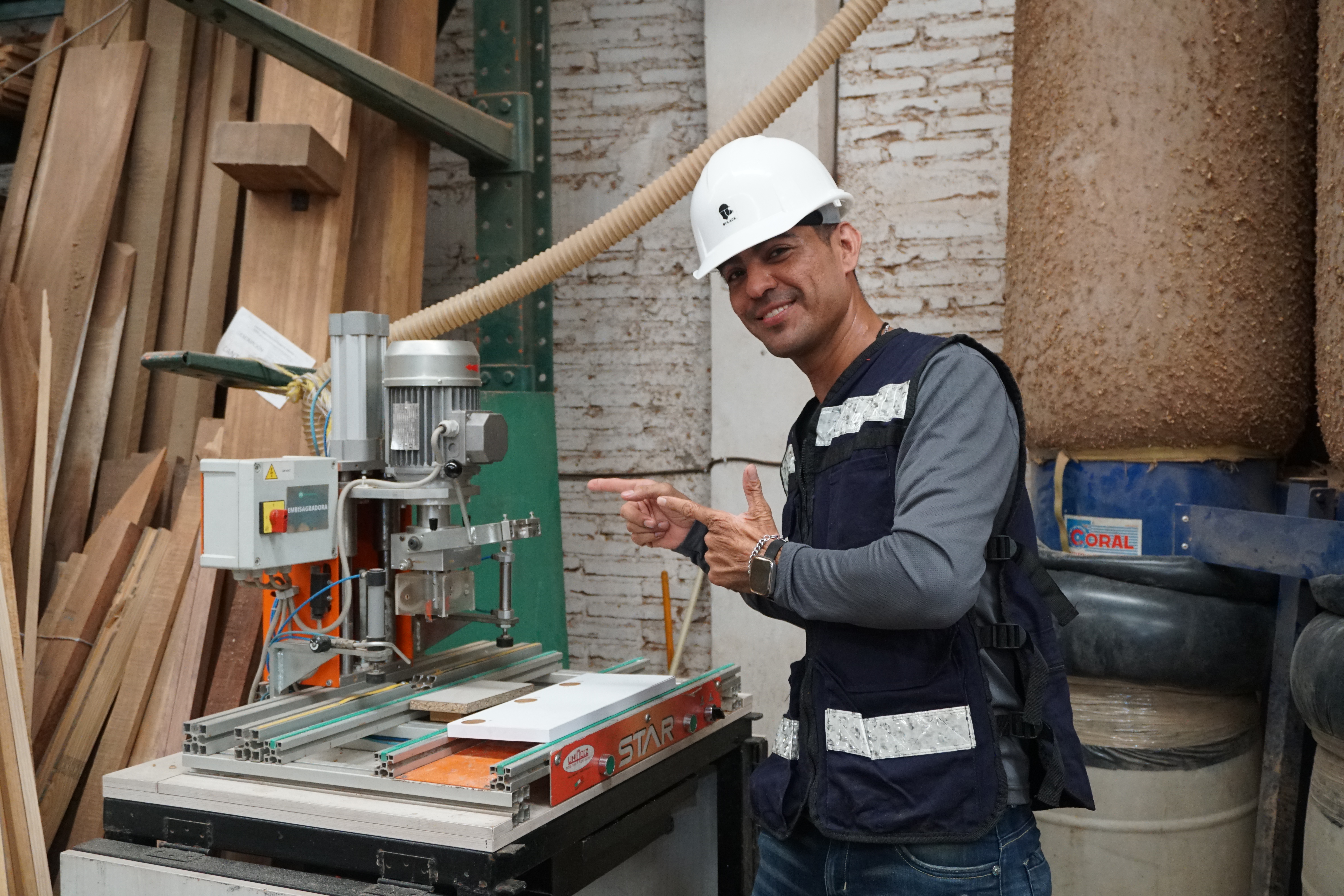 SERVICIO DE EMBISAGRADO